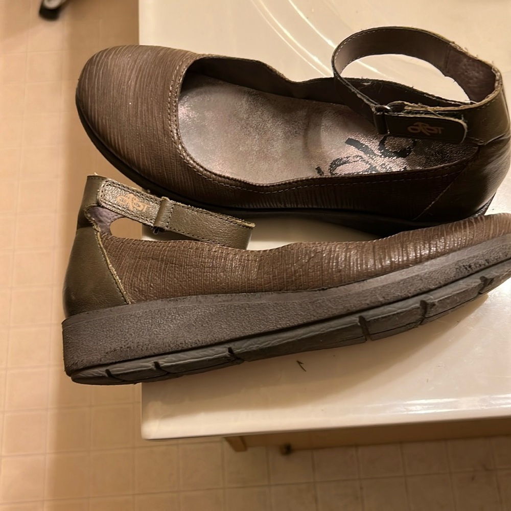 OTBT ankle strap shoes